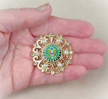Load image into Gallery viewer, United States Army Gold Pearl Brooch