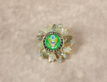 Load image into Gallery viewer, United States Army Gold Leaf Brooch
